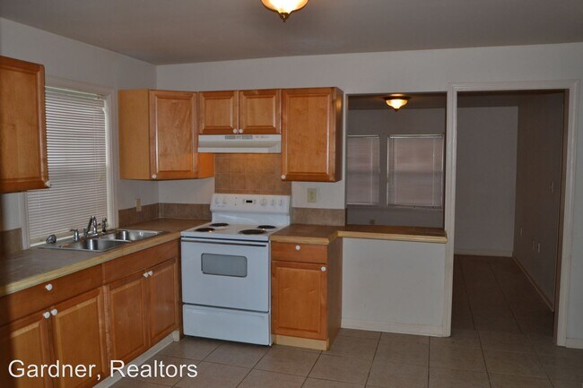 Building Photo - 3 br, 1 bath House - 4585 Montegut Dr.