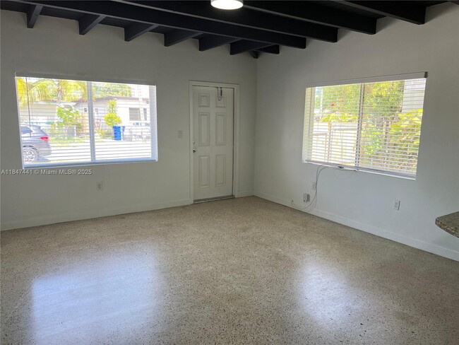 Foto del edificio - 1222 SW 30th Ct