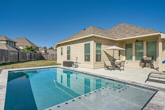 Building Photo - 2901 Hawthorne Dr