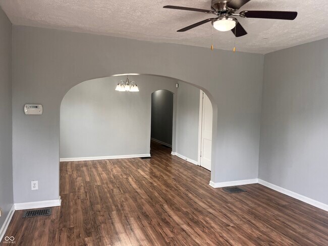 Foto del edificio - 1727 N Tacoma Ave