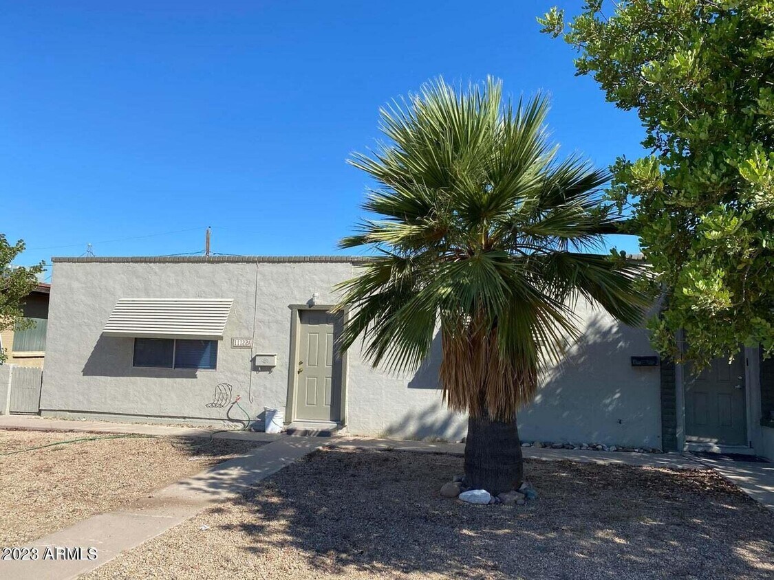 Primary Photo - 11114 W Nevada Ave