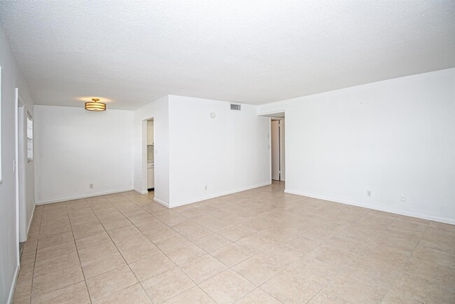 Foto del edificio - 402 Lake Shore Dr