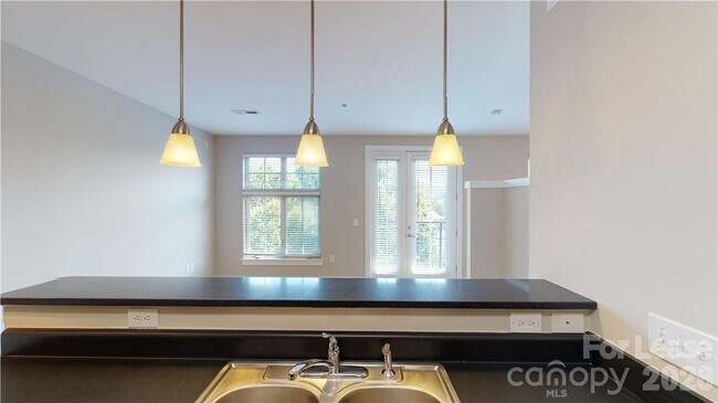 Foto del edificio - 1101 W 1st St