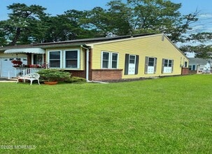 Building Photo - 5B Graystone Pl