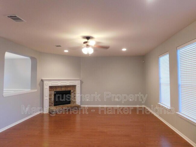 Building Photo - 824 Kachina Loop