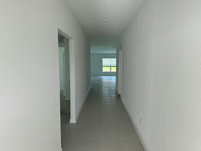 Foto del edificio - 10445 NW Suncrest Lp