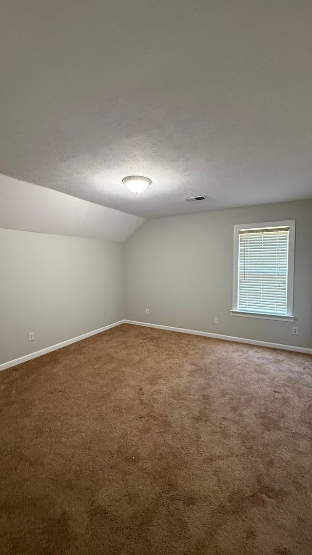 Foto del edificio - Large 3 Bed 3 Bath home Millington