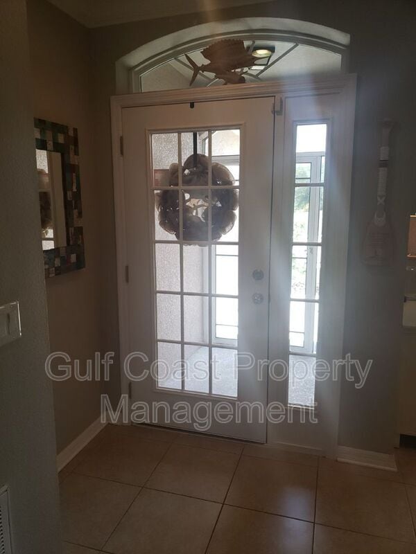 Building Photo - 3208 14th Ct E