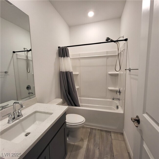 Foto del edificio - 5724 Avondale Rise Wy