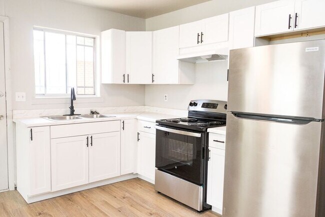 Foto del edificio - 1009 N Hickory St