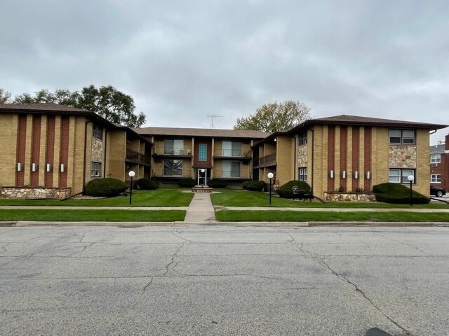 Primary Photo - 18318 Exchange Ave