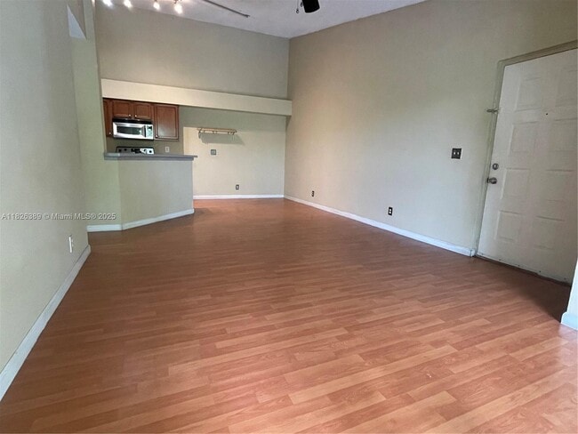 Building Photo - 9999 Summerbreeze Dr