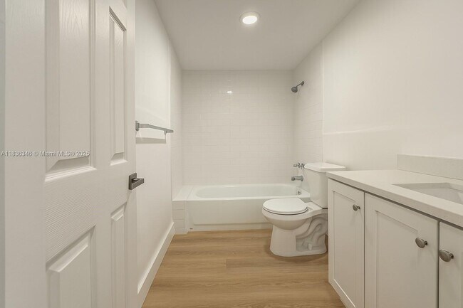 Foto del edificio - 1201 SW 42nd Ave