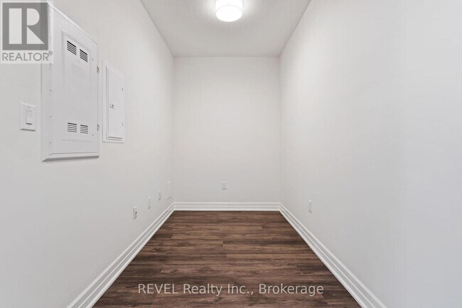 Building Photo - 212 Lakeport Rd