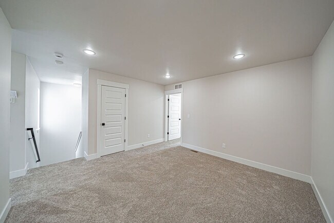 Building Photo - 1382 Pinecrest Trl