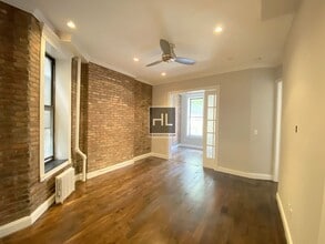 Building Photo - Mott Street