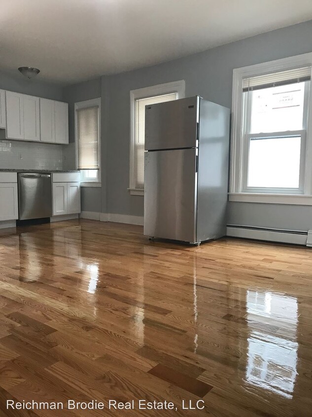 Primary Photo - 154 Fillmore St