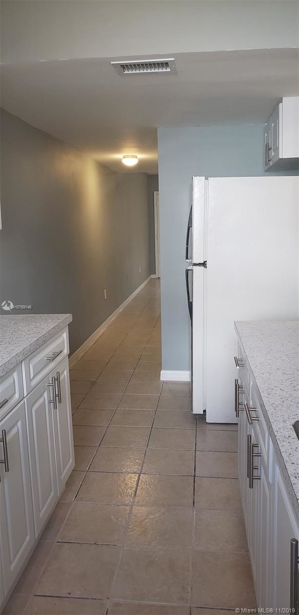 Foto del edificio - 1037 NW 95th St
