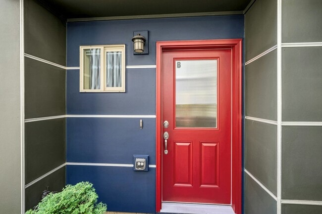 Photo - Columbia City Townhome