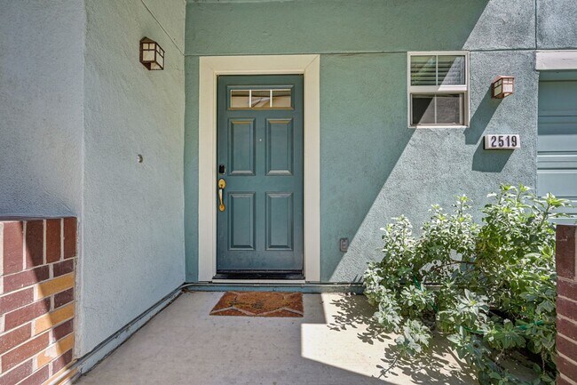 Foto del edificio - Move-In Ready Midtown 3 Bedroom, 3 Bath Home