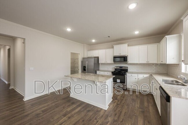 Building Photo - 273 Barnwood Ln
