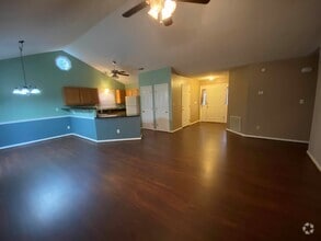 Building Photo - 115 Hyacinth Lane