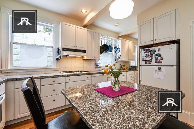 Foto del edificio - 5 bedroom in Brookline MA 02446