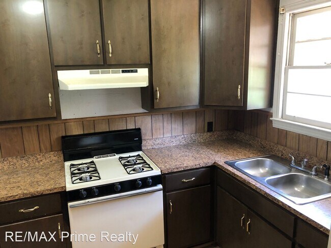 Foto del edificio - 2 br, 1 bath House - 3049 Drake St
