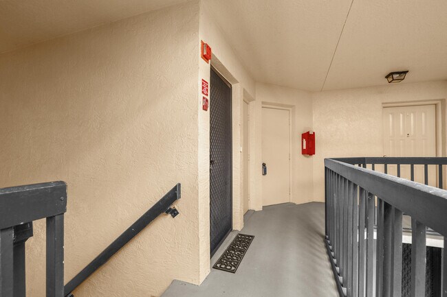 Foto del edificio - 2083 NE Collins Cir