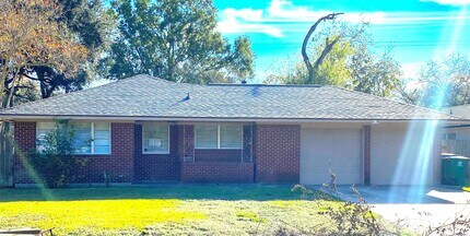 Building Photo - 4329 Kinglet St