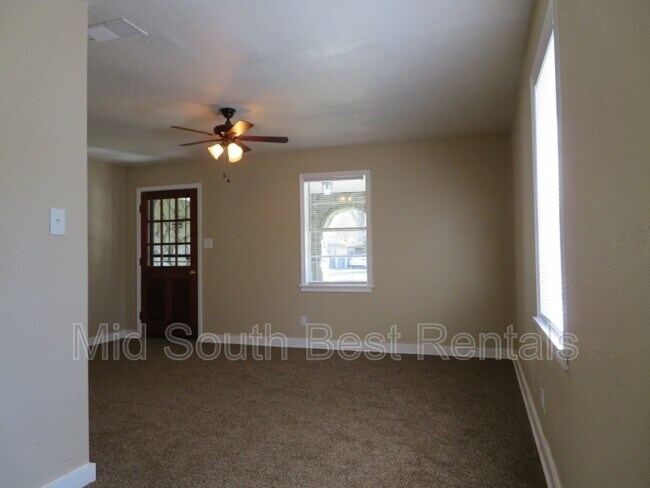 Building Photo - 1771 Ozan St
