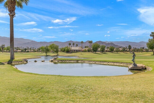 Foto del edificio - 45553 Meadow Lake Dr