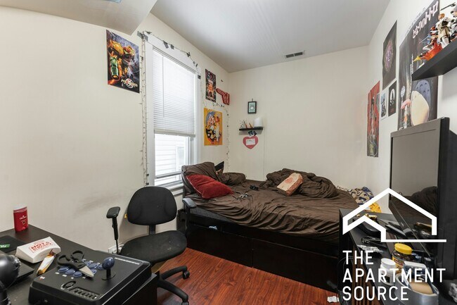Foto del edificio - 2912 N Ridgeway Ave