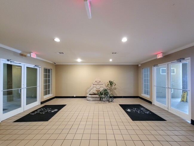 Foto del edificio - 7575 Kirby Dr