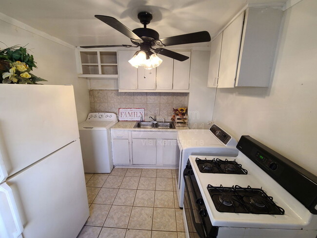 Foto del edificio - 70 Chester Ave SE