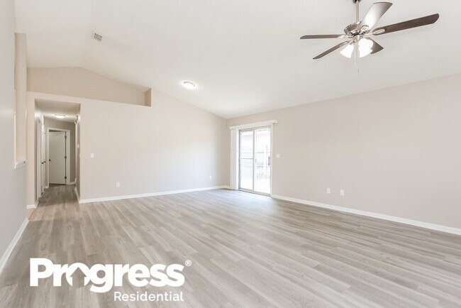 Building Photo - 3014 Caroline Crest Dr E
