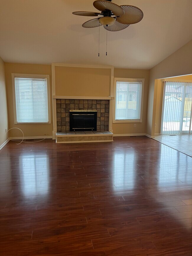 Foto del edificio - 35342 Wright Cir