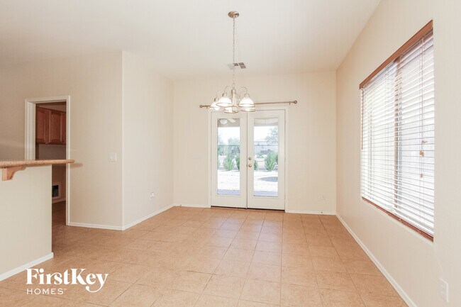 Foto del edificio - 265 E Dry Creek Rd