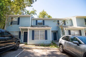 Building Photo - 2186 TIMBERWOOD Cir N