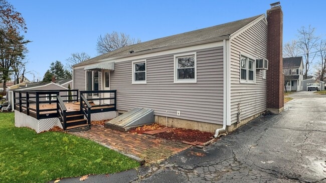 Building Photo - 200 Lobdell Dr