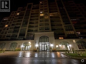 Building Photo - 260-260 Villagewalk Blvd