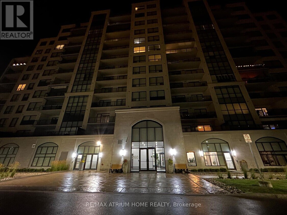 Primary Photo - 260-260 Villagewalk Blvd