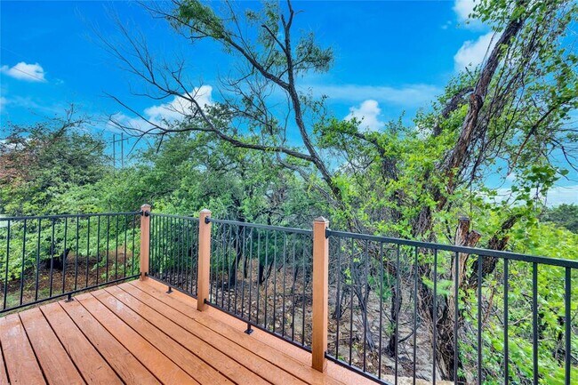 Building Photo - 10300 Morado Cove