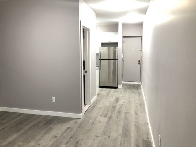 Building Photo - 506 52nd St