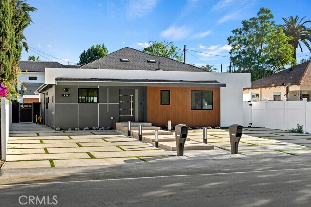 Foto del edificio - 14242 Hortense St