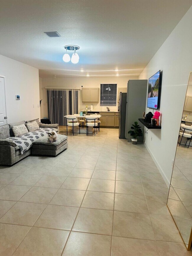 Foto del edificio - 437 NE 13th St