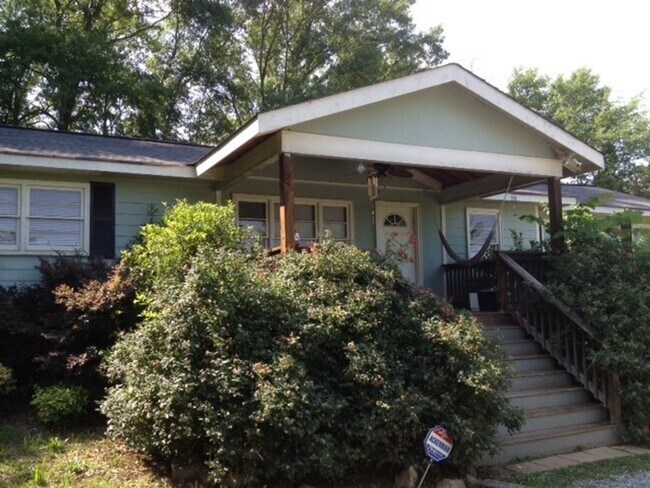 Foto del edificio - Cozy 4- bedroom house!