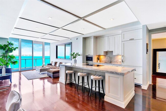 Foto del edificio - 100 South Pointe Dr