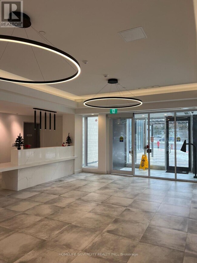 Building Photo - 705 Davis Dr