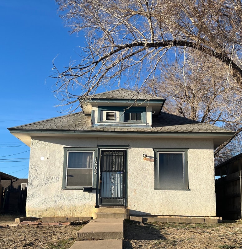 Primary Photo - 1205 E 13th St